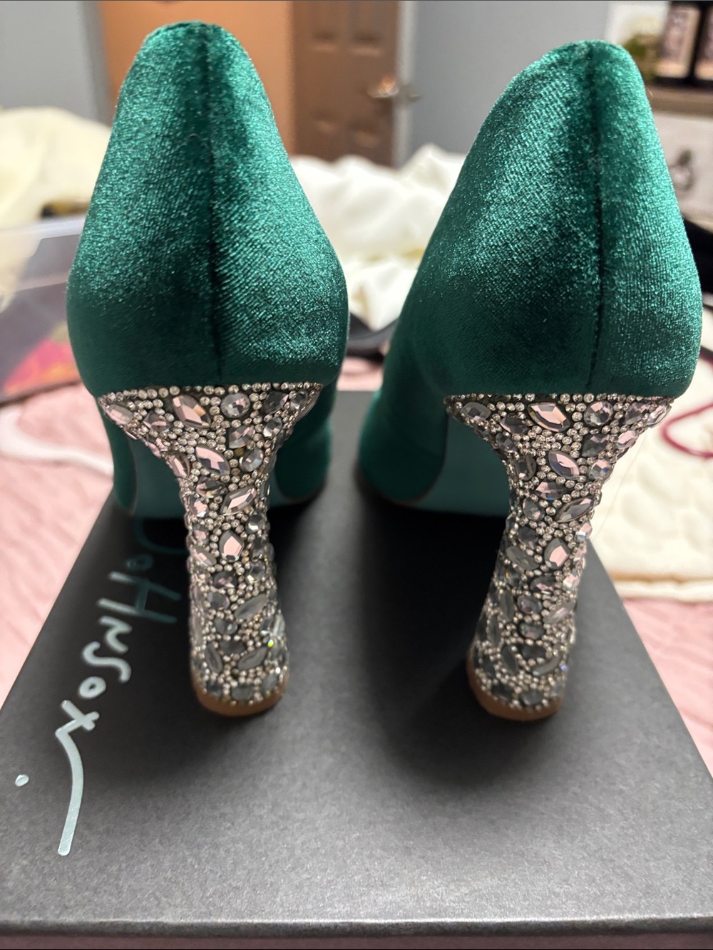 Betsey Johnson Green Velvet Pointed-Toe Pumps - Picture 4 of 10